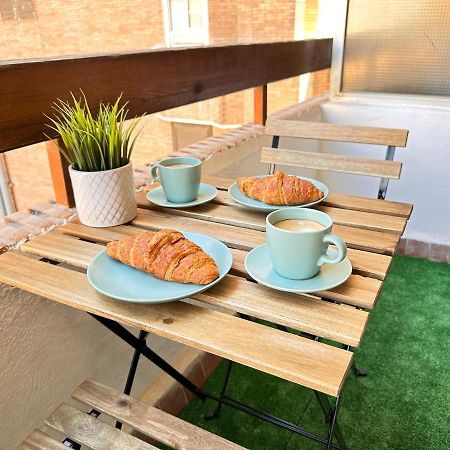 Wonderful Apt With Terrace - 15M Walk Giralda Sevilla Bagian luar foto