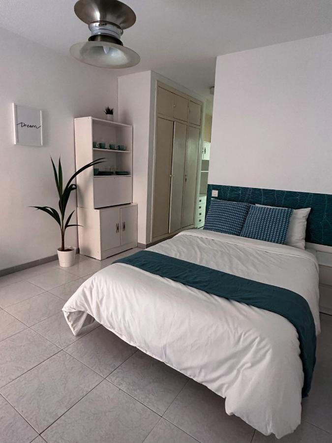 Wonderful Apt With Terrace - 15M Walk Giralda Sevilla Bagian luar foto